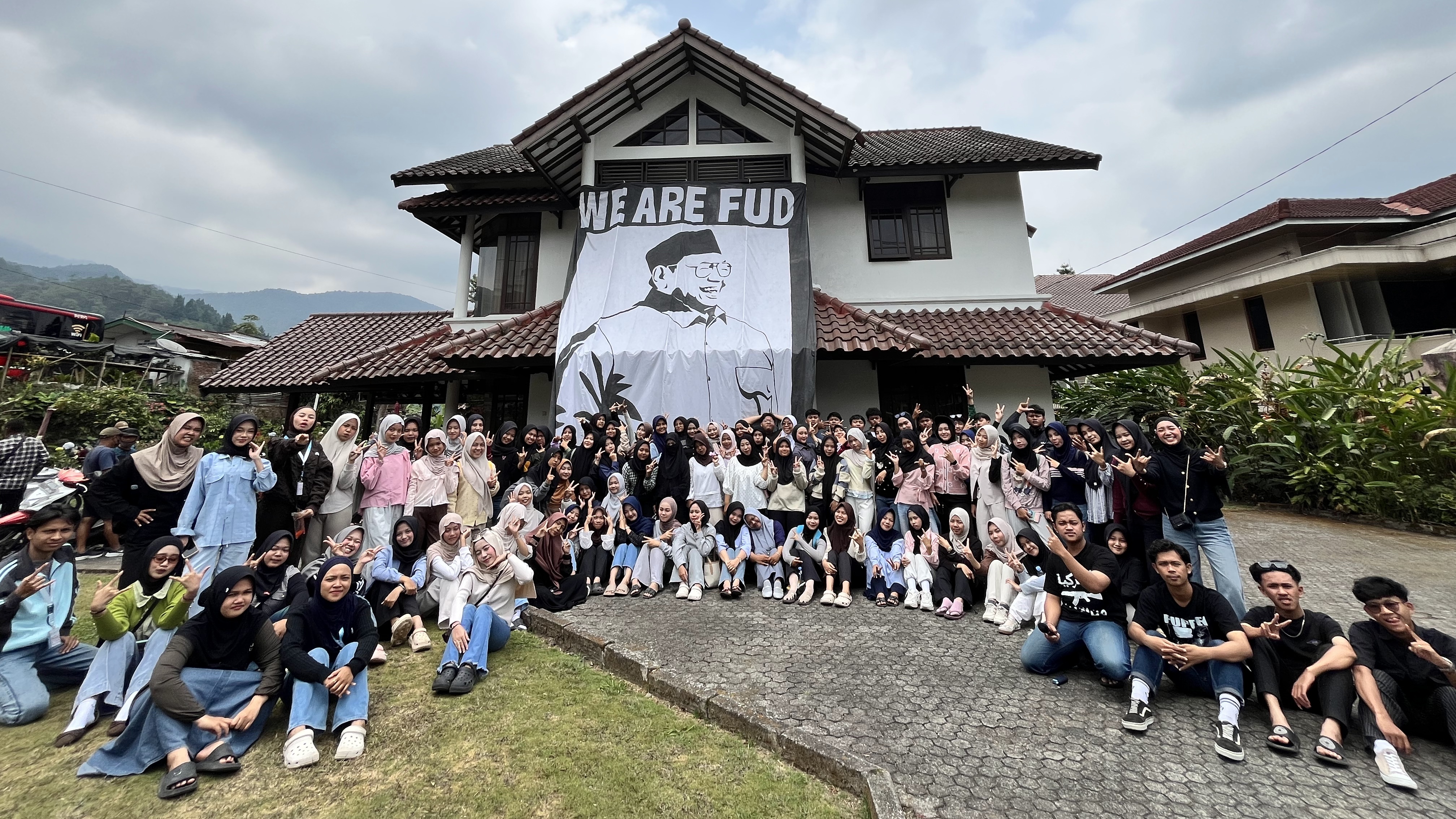 FIRST BOND 2026 MAKRAB ANGKATAN 2026